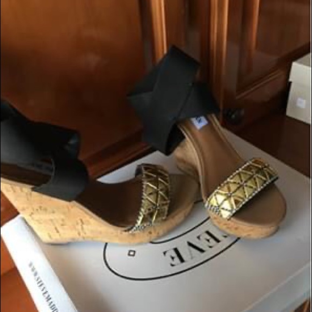 Steve Madden Wedge Heels Size 6